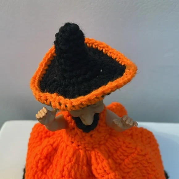 Vintage Hand crocheted Witch toilet paper cover | Halloween | Fall Decor | BX24 - Picture 6 of 9